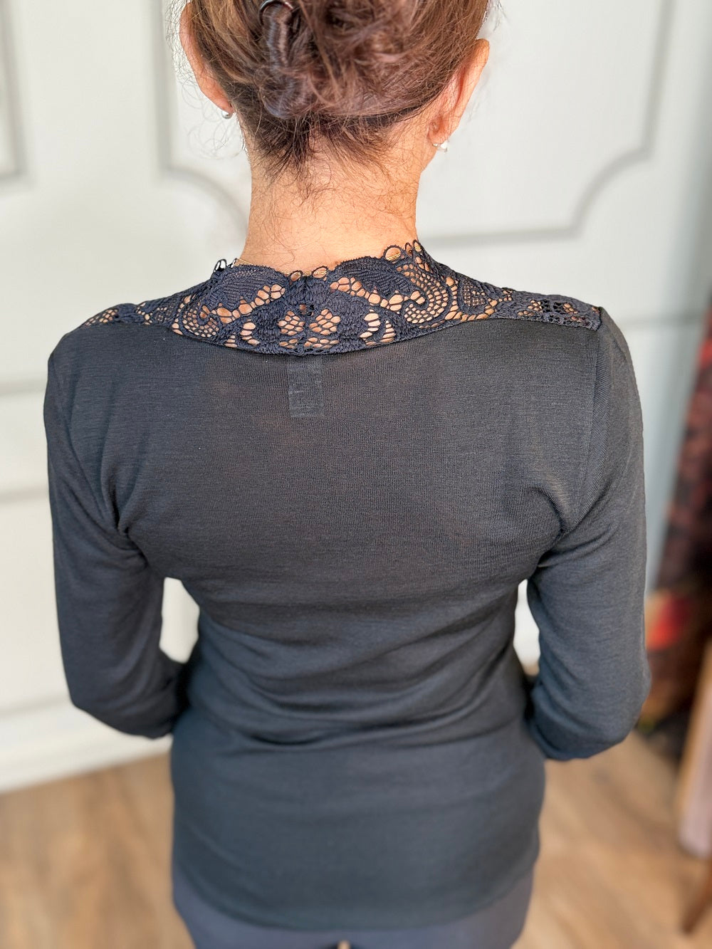 Maglia Manica Lunga Scollo Macrame' 25436