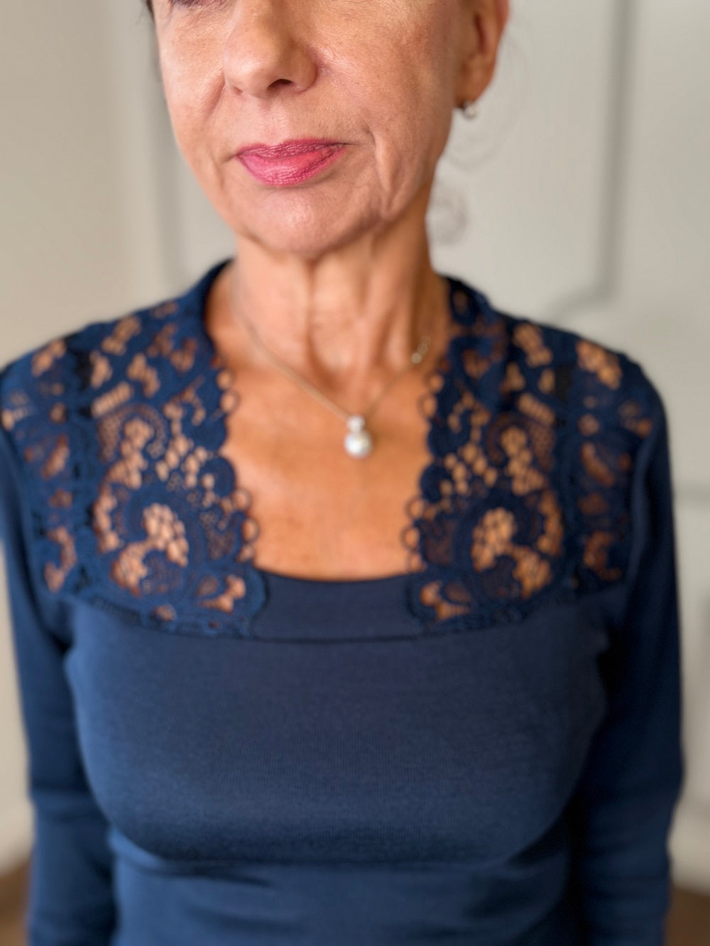 Maglia Manica Lunga Scollo Macrame' 25436