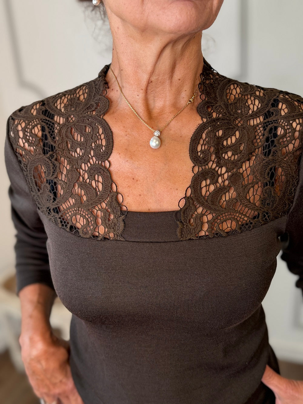 Maglia Manica Lunga Scollo Macrame' 25436